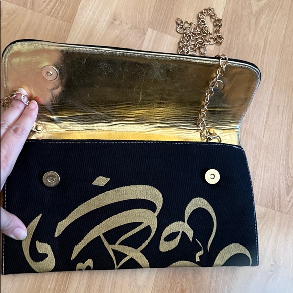 Black and Gold Arabic Calligraphy Clutch - Picture 10 of 11